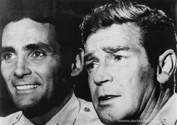 David Hedison and Richard Basehart in Voyage to the Bottom of the Sea