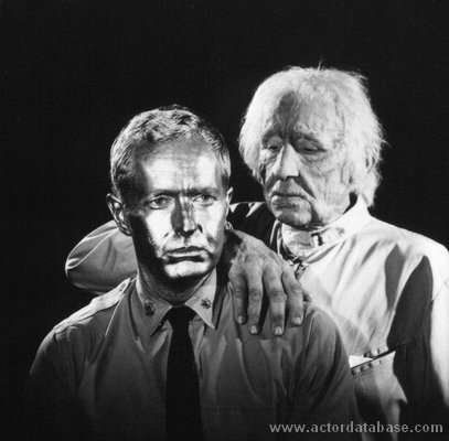 Robert Dowdell in Voyage to the Bottom of the Sea